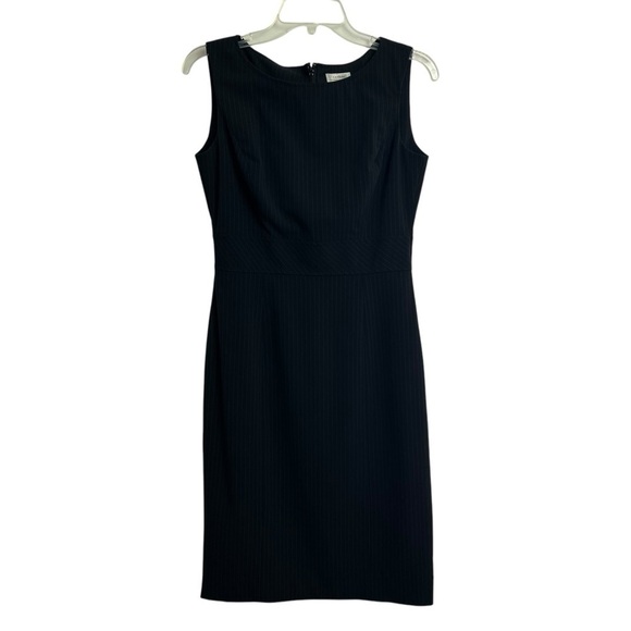 Tahari Dresses & Skirts - Tahari Women’s Career Business Women’s Dress Sz 4 Very Dark Blue Pin Striped